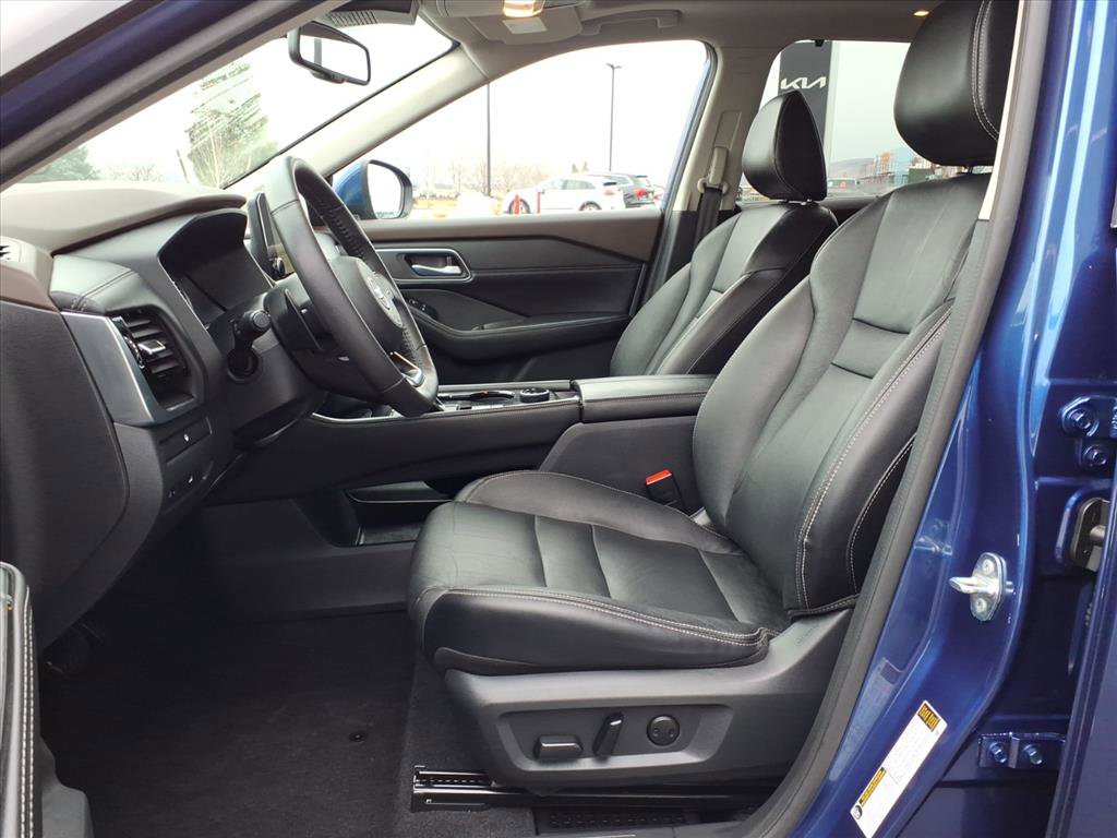 Used 2021 Nissan Rogue SL w/ Premium Package image 12