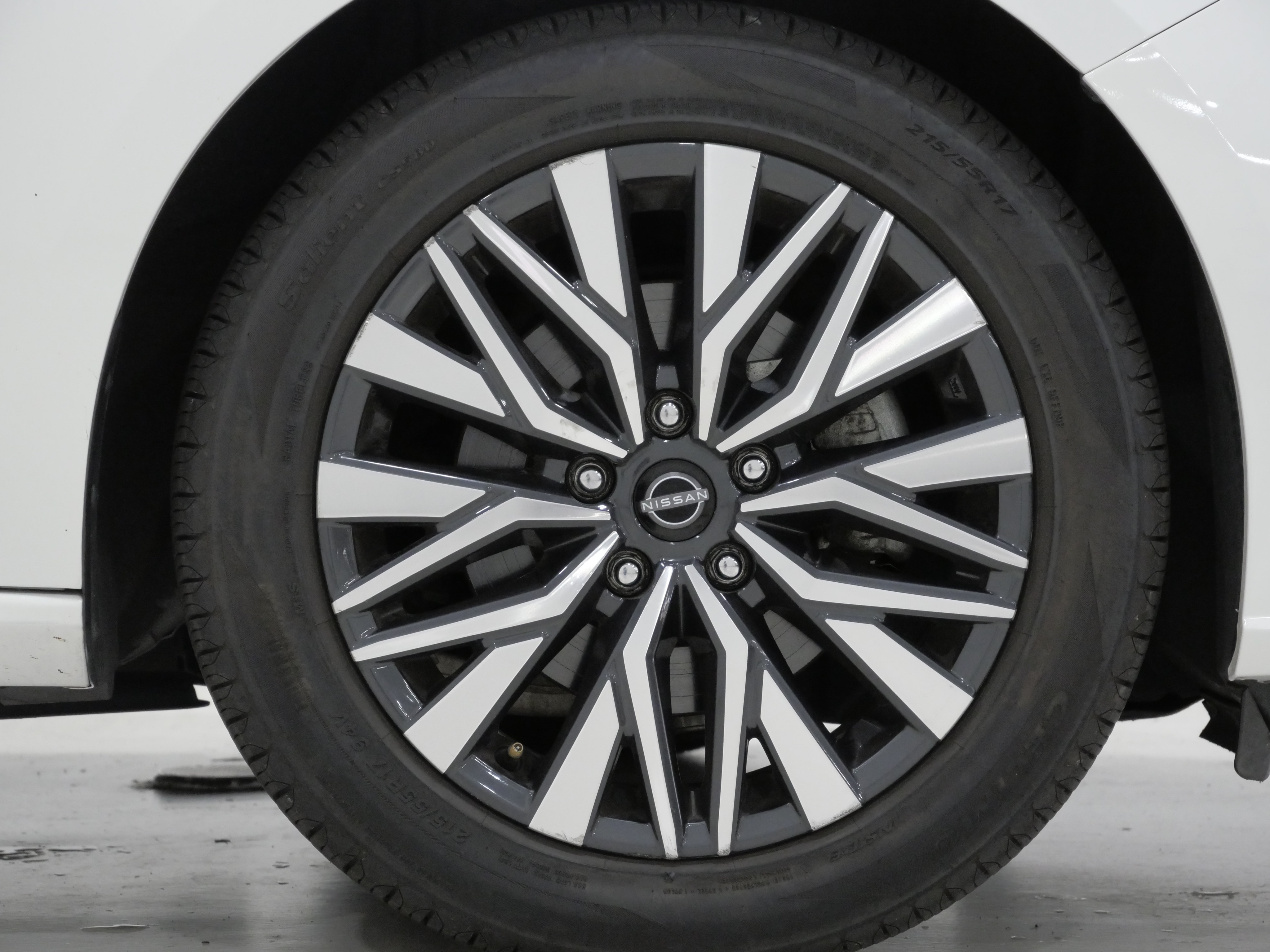 Used 2024 Nissan Altima 2.5 SV FWD image 9