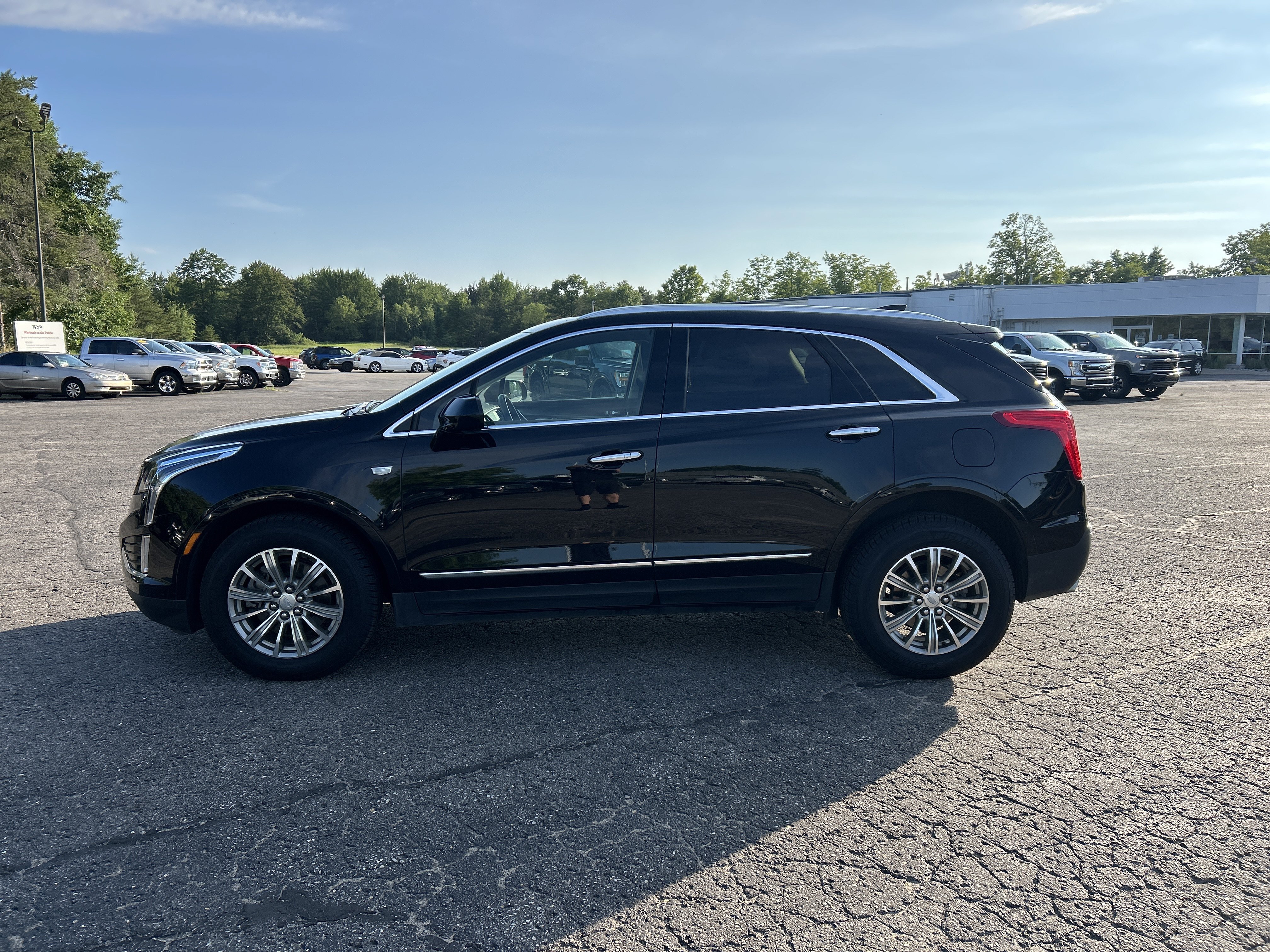 Used 2018 Cadillac XT5 Luxury w/ Driver Awareness Package AWD/4WD image 6
