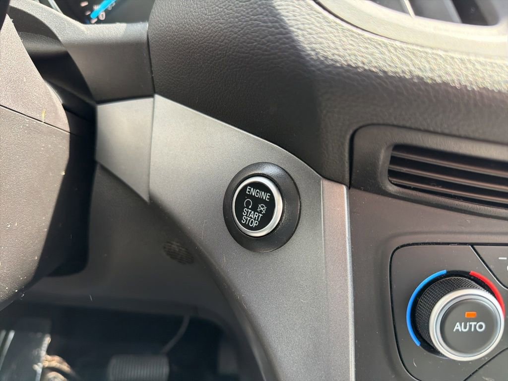 Used 2019 Ford Escape SE image 32