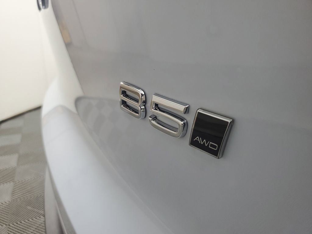 Used 2026 Volvo XC40 B5 Plus AWD/4WD image 9