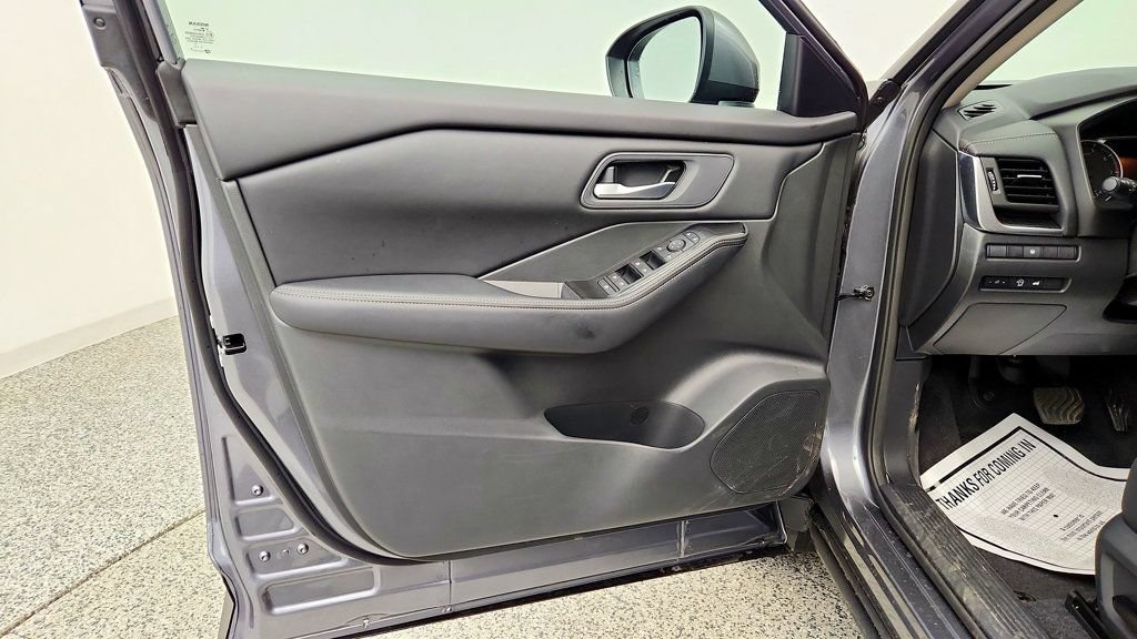 Used 2026 Nissan Rogue SV FWD image 10