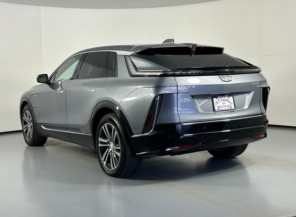 Used 2023 Cadillac Lyriq AWD image 5