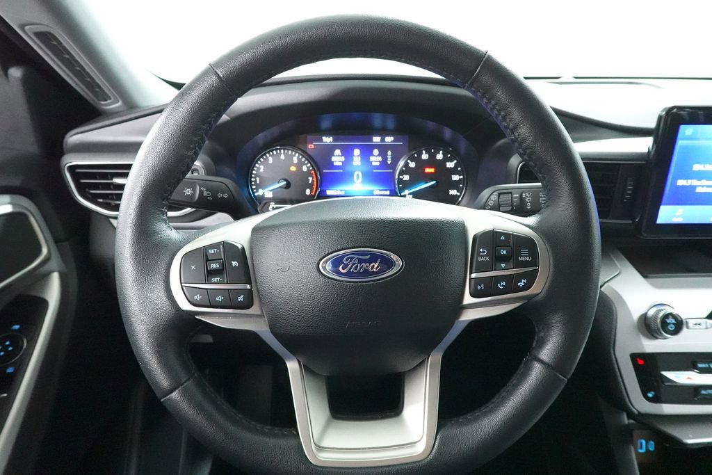 Certified 2024 Ford Explorer XLT w/ Equipment Group 202A AWD/4WD image 12