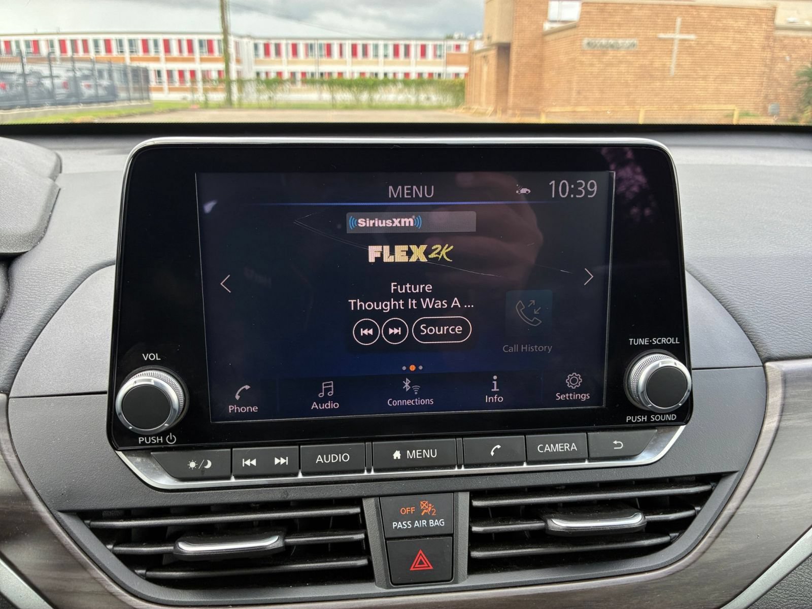 Used 2025 Nissan Altima 2.5 SV FWD image 19