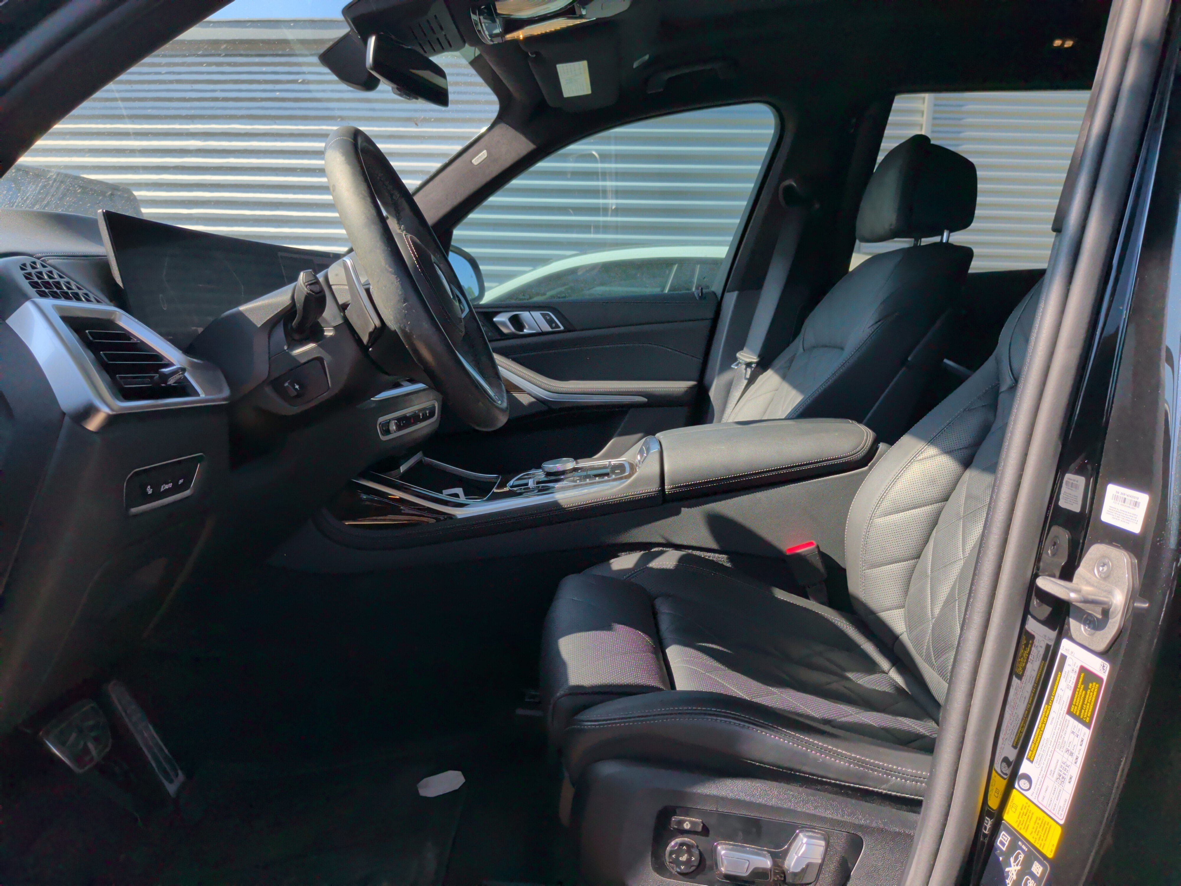 Used 2024 BMW X7 xDrive40i w/ M Sport Package AWD/4WD image 15