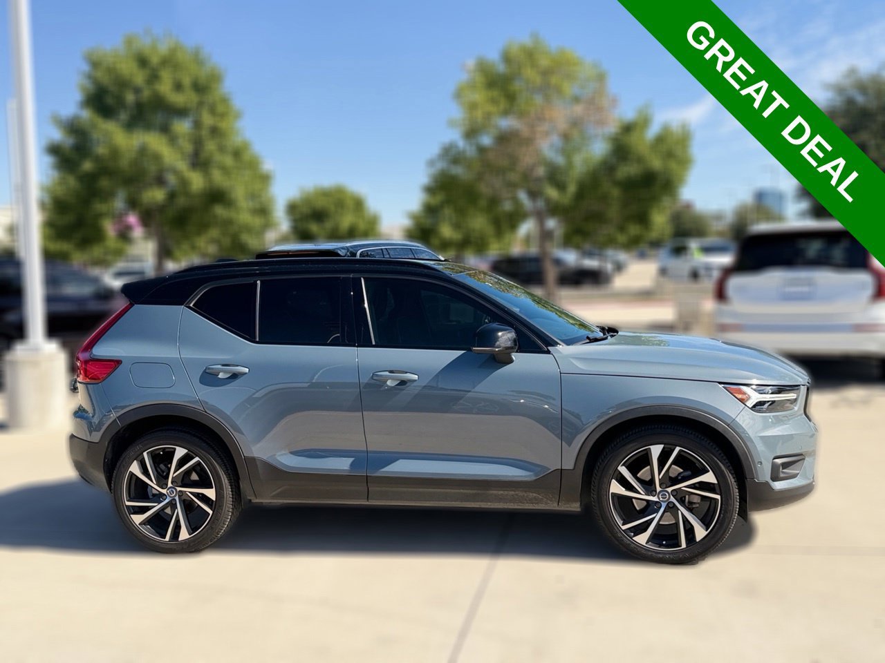 Used 2021 Volvo XC40 T5 R-Design w/ Advanced Package AWD/4WD image 8
