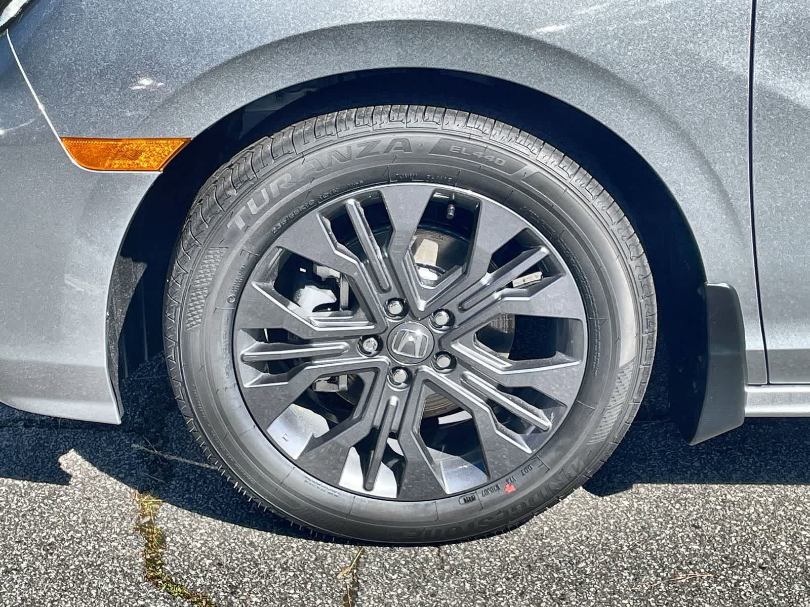 New 2026 Honda Odyssey Touring image 7