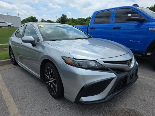 Used 2023 Toyota Camry SE FWD image 7