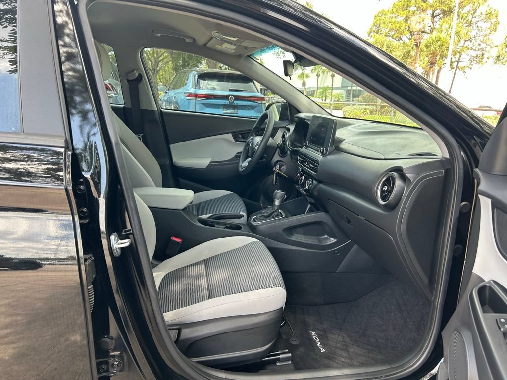 Used 2023 Hyundai Kona SE w/ Cargo Package FWD image 38