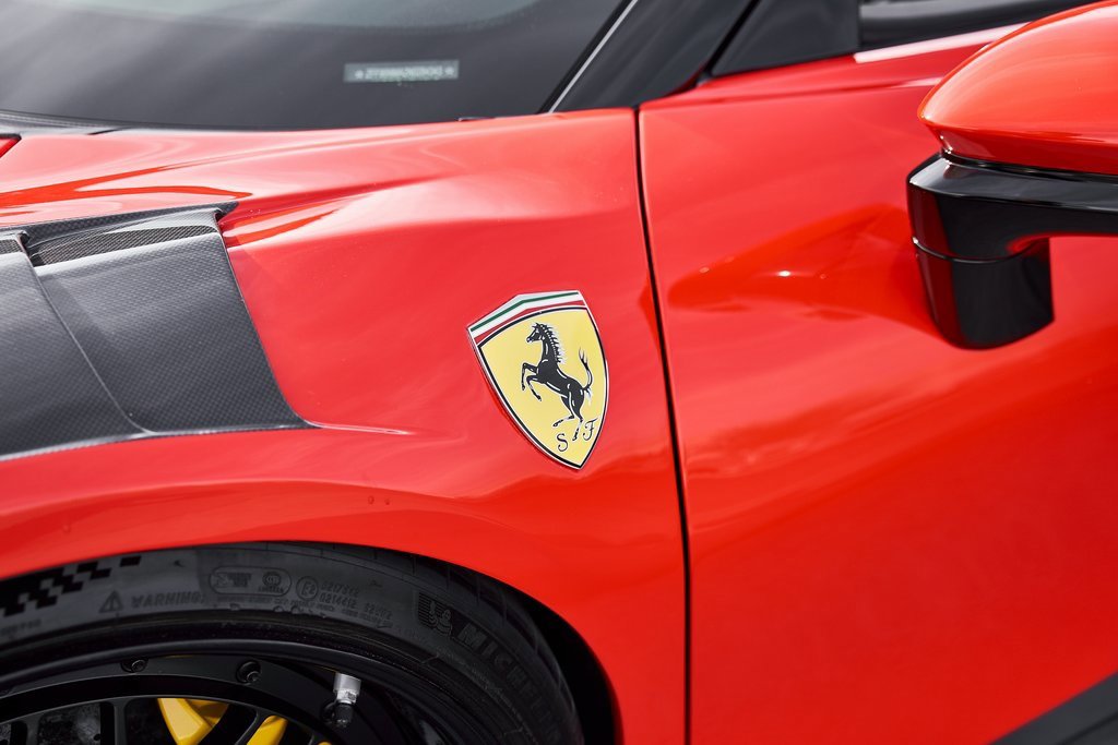 Used 2022 Ferrari SF90 Spider image 12