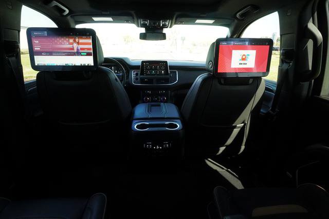 Used 2024 GMC Yukon AT4 w/ Technology Package image 26