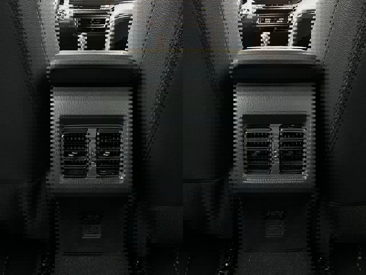 Used 2025 Toyota Camry SE image 13