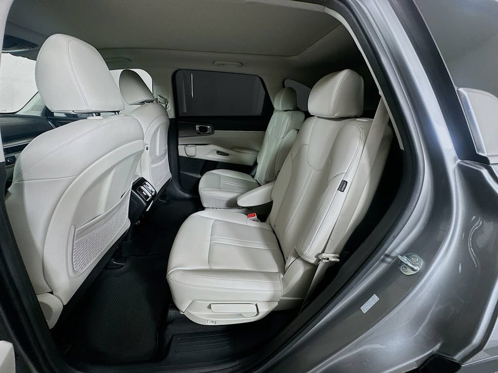 Used 2025 Kia Sorento EX w/ EX Panoramic Sunroof Package FWD image 25