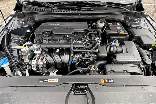 Used 2025 Hyundai Elantra SEL w/ Cargo Package image 11