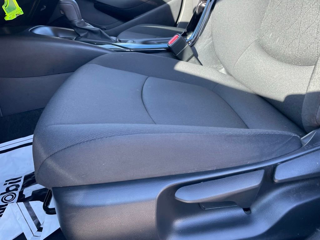 Used 2022 Toyota Corolla LE FWD image 21