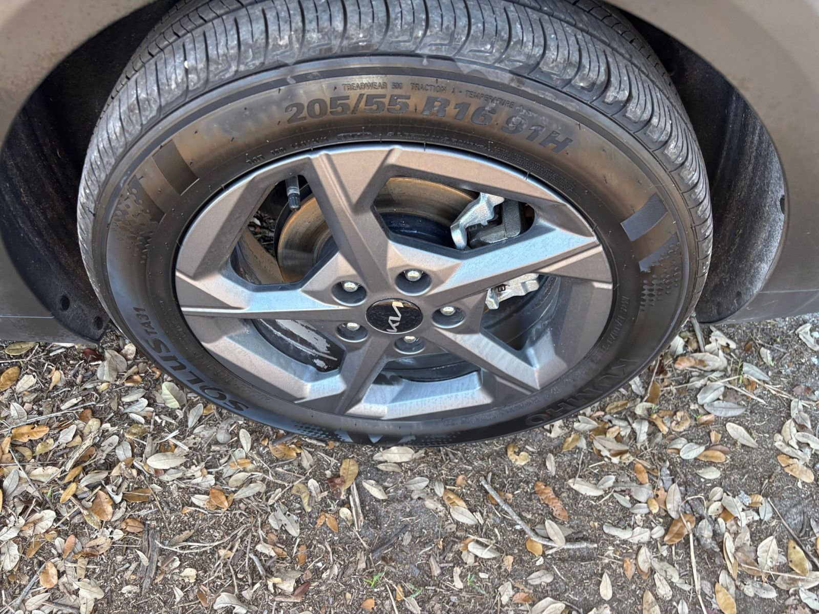 Used 2025 Kia K4 LXS image 33