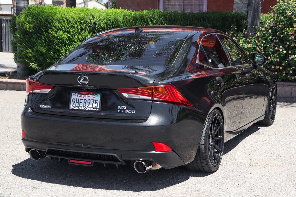 Used 2019 Lexus IS 300 F Sport w/ F Sport Package RWD image 9