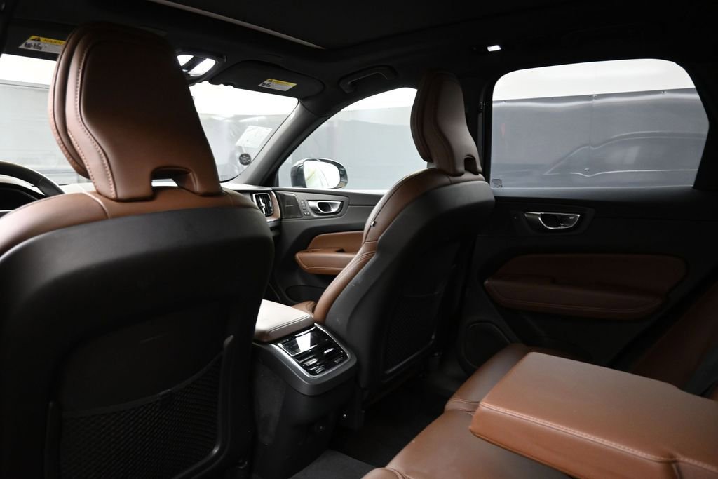 Used 2023 Volvo XC60 B5 Ultimate w/ Climate Package AWD/4WD image 19