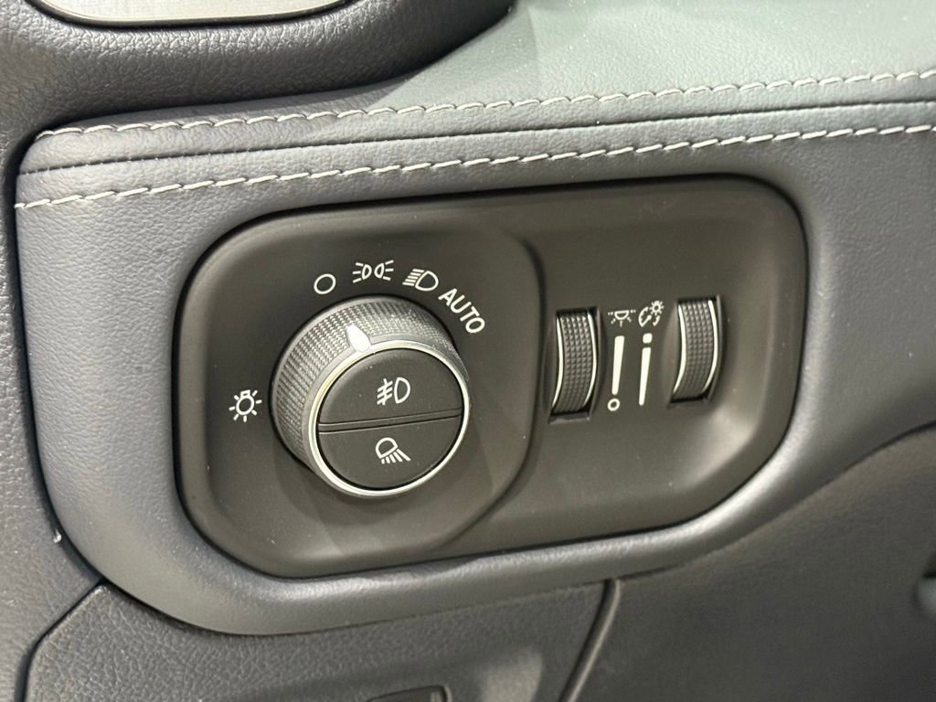 Used 2022 RAM 1500 Limited image 72