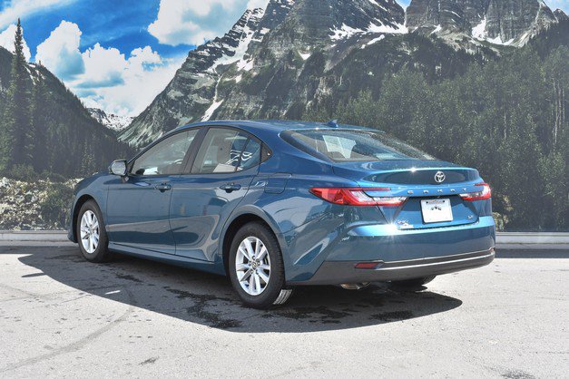 Certified 2025 Toyota Camry LE FWD image 9