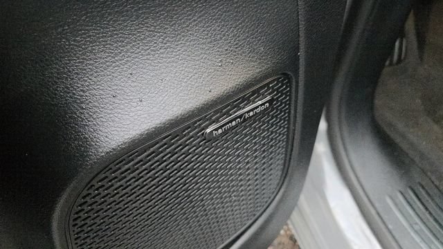 Certified 2023 Chrysler Pacifica Limited w/ Uconnect Theater Family Group AWD/4WD image 8