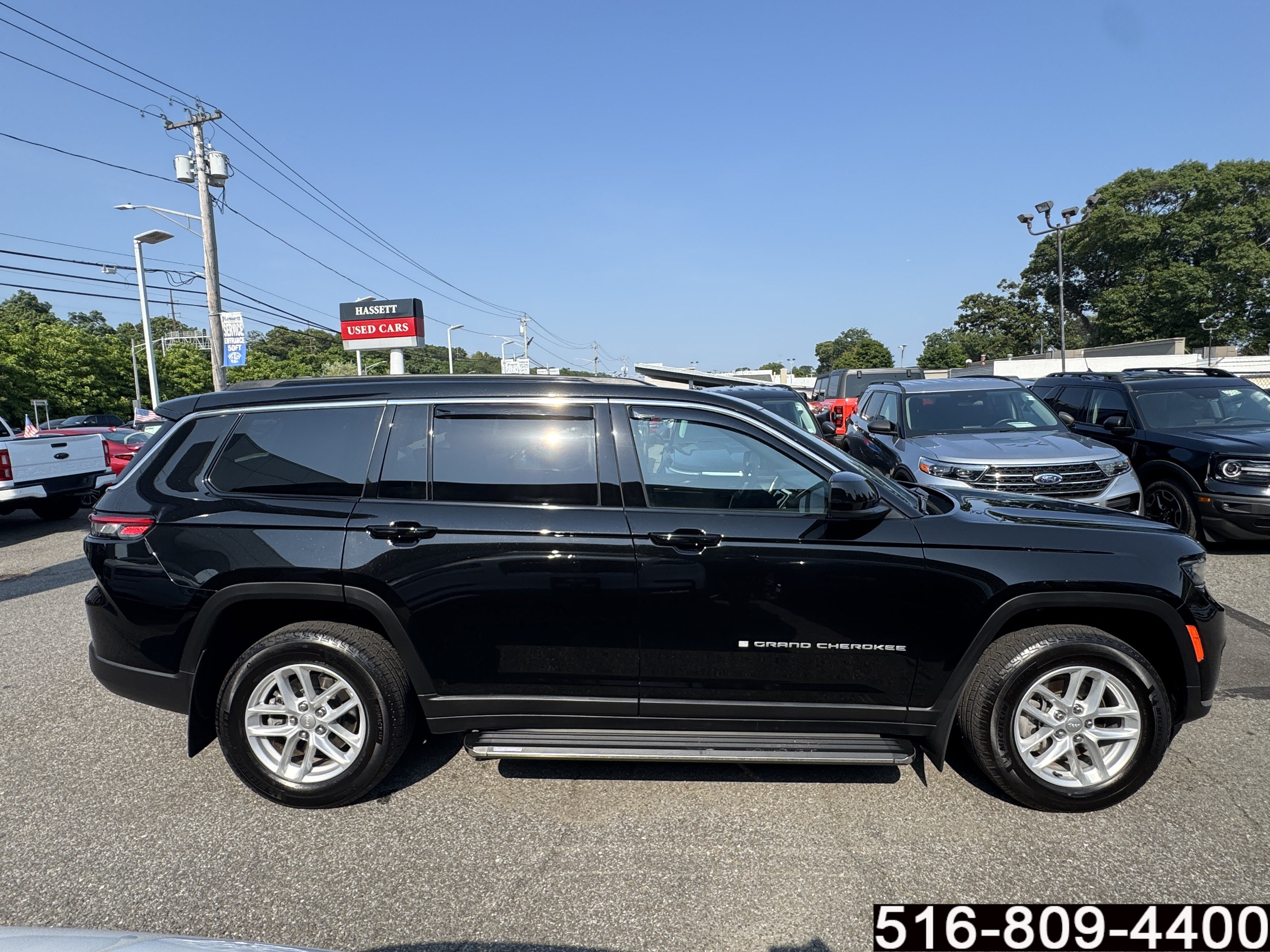 Used 2024 Jeep Grand Cherokee L Laredo AWD/4WD image 4