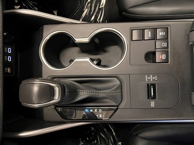 Used 2024 Toyota Highlander XSE FWD image 33