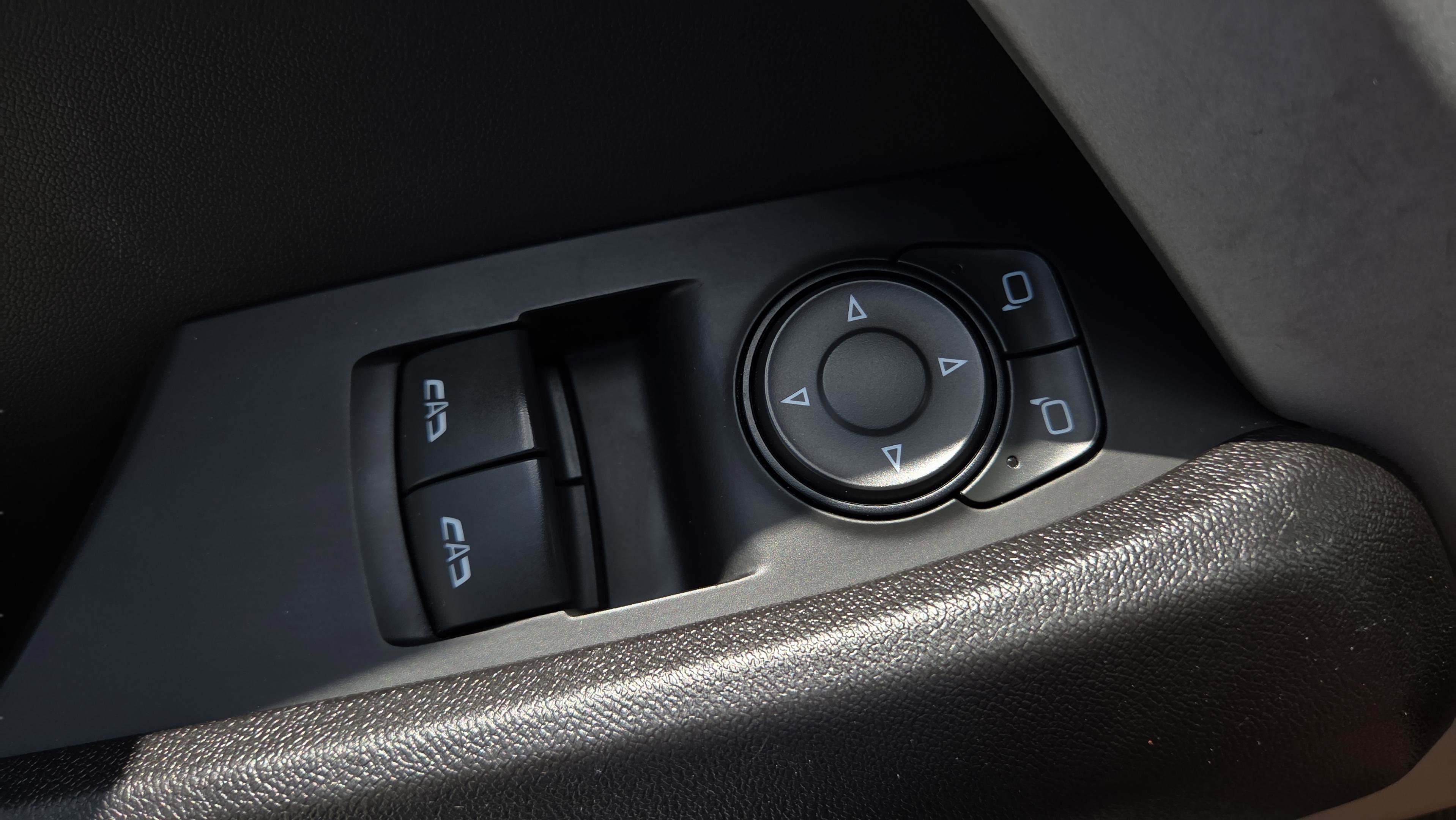 Used 2019 Chevrolet Camaro LT RWD image 31