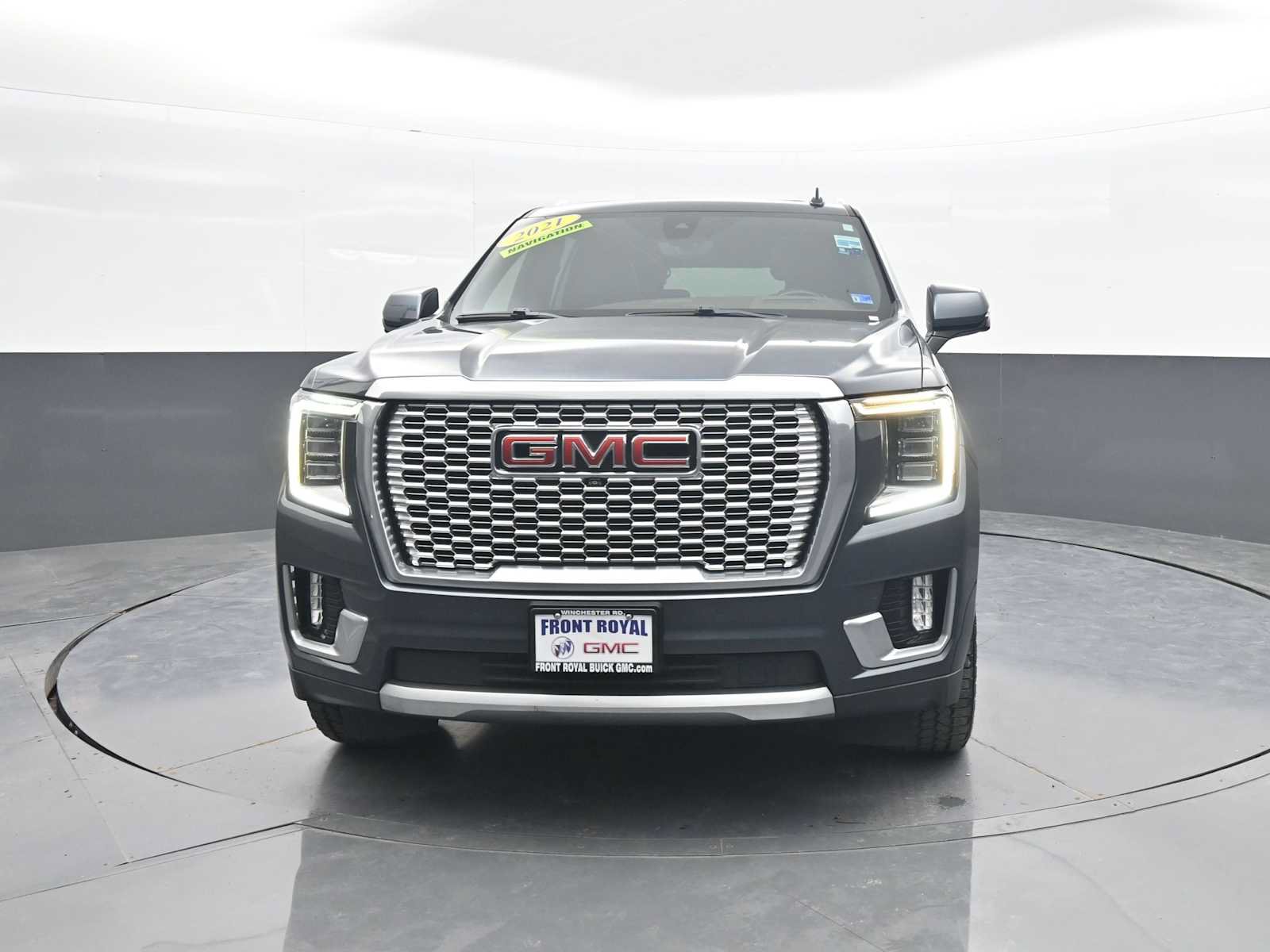 Used 2021 GMC Yukon Denali w/ Denali Premium Package RWD image 3