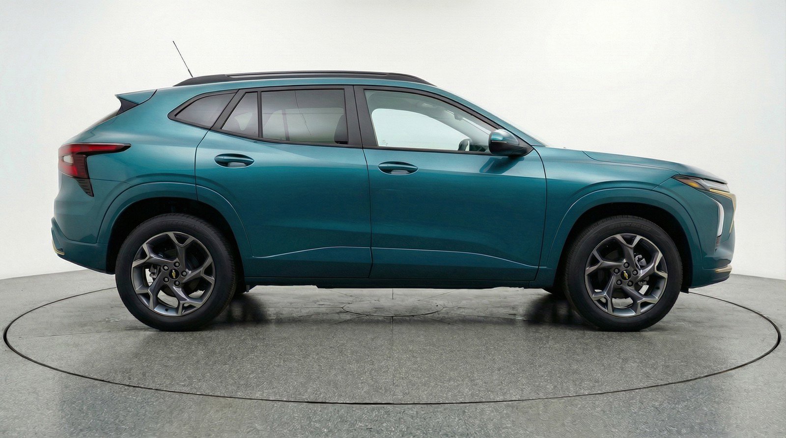 Used 2025 Chevrolet Trax LT image 11