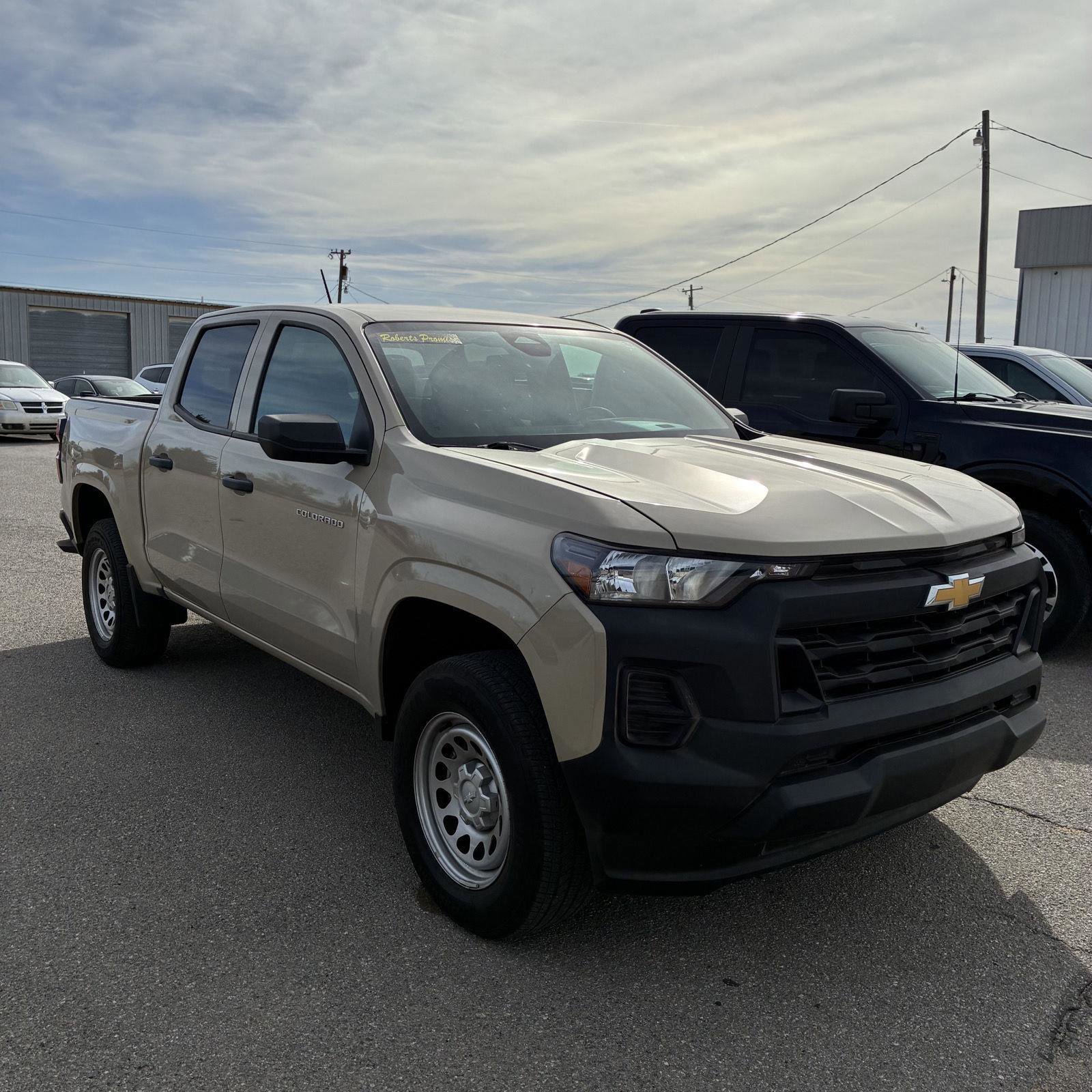 Used 2024 Chevrolet Colorado W/T image 15