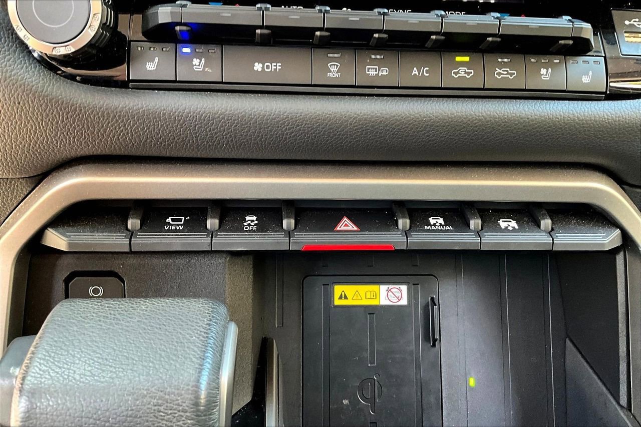 Used 2023 Toyota Tundra Limited image 24