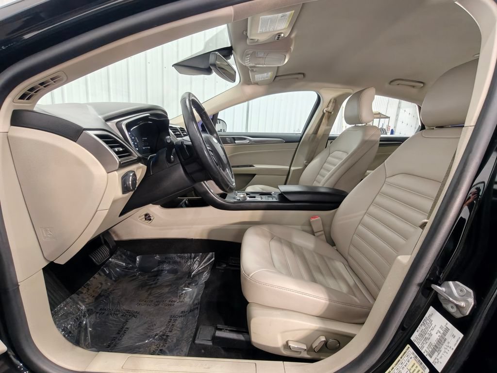Used 2019 Ford Fusion SEL FWD image 26