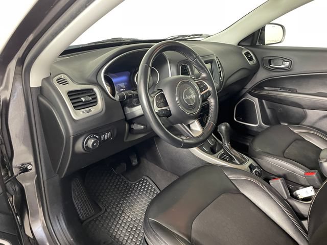 Used 2021 Jeep Compass Latitude w/ Sun and Sound Group AWD/4WD image 3