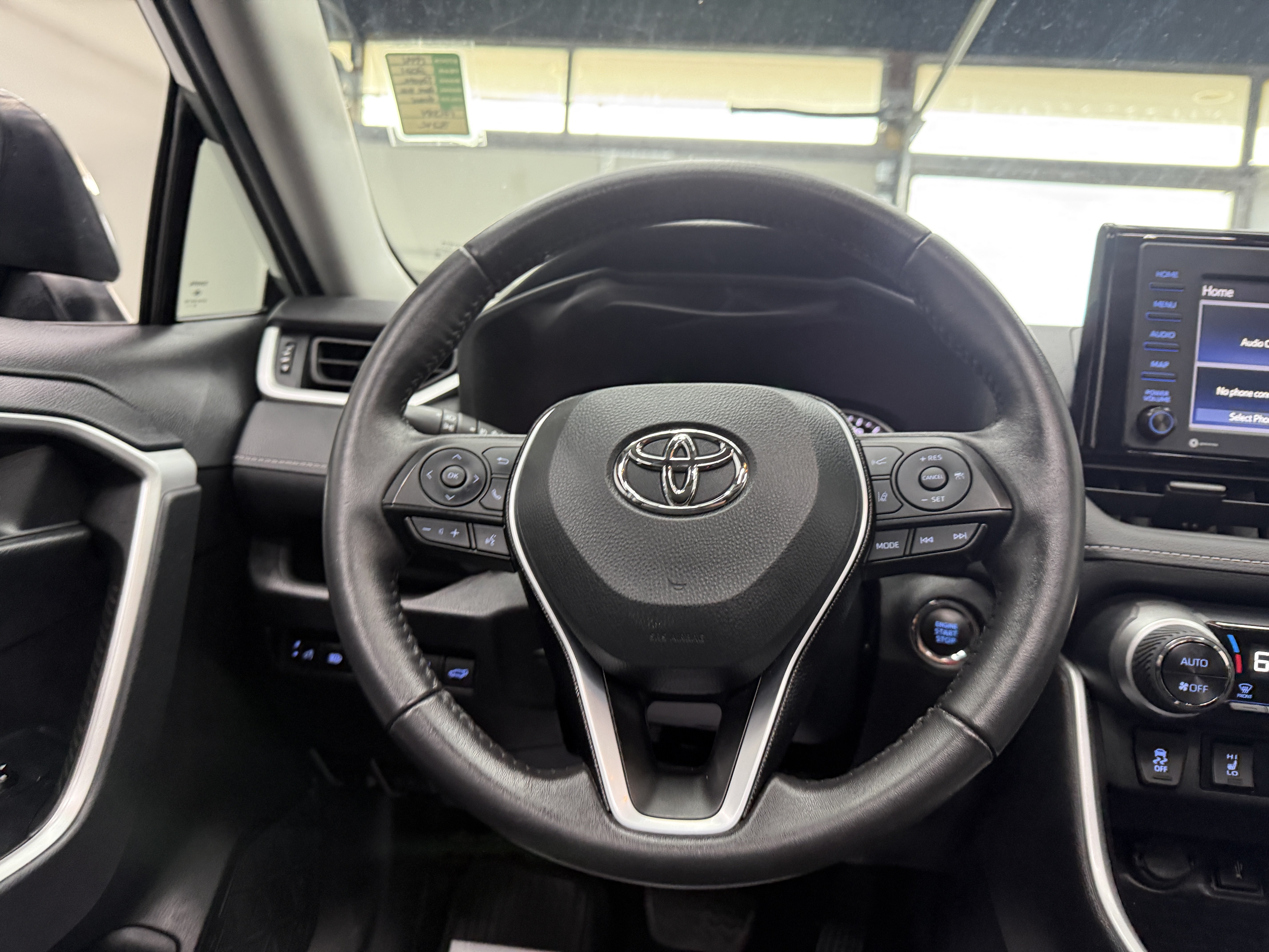Used 2021 Toyota RAV4 XLE w/ Convenience Package AWD/4WD image 12