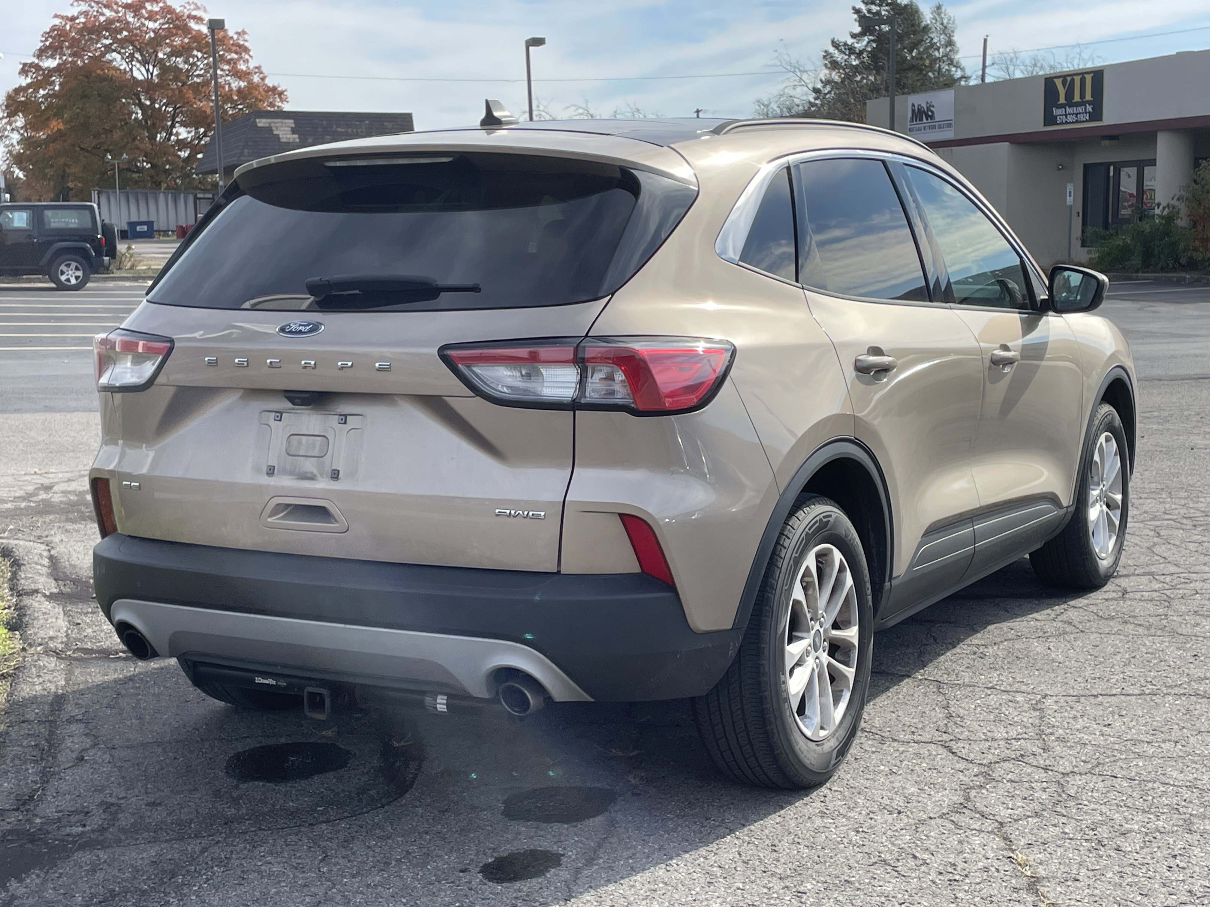 Used 2020 Ford Escape SE video 3