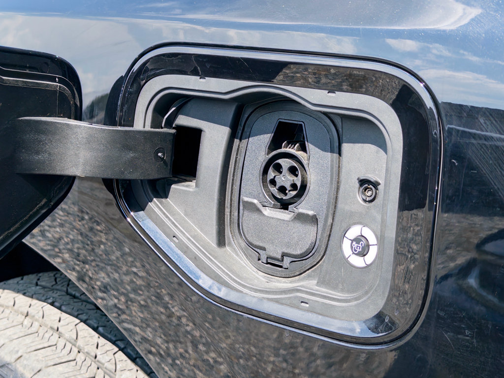 Used 2024 Ford F150 Lightning Flash AWD/4WD image 5
