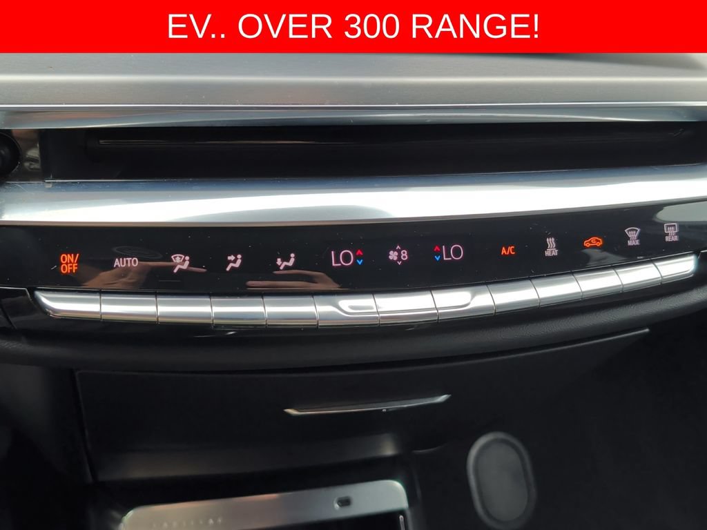 Used 2024 Cadillac Lyriq Luxury AWD/4WD image 23