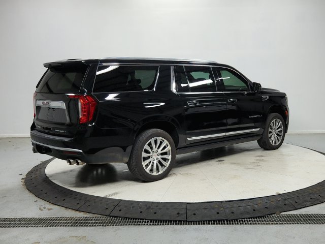 Used 2023 GMC Yukon XL Denali AWD/4WD image 8