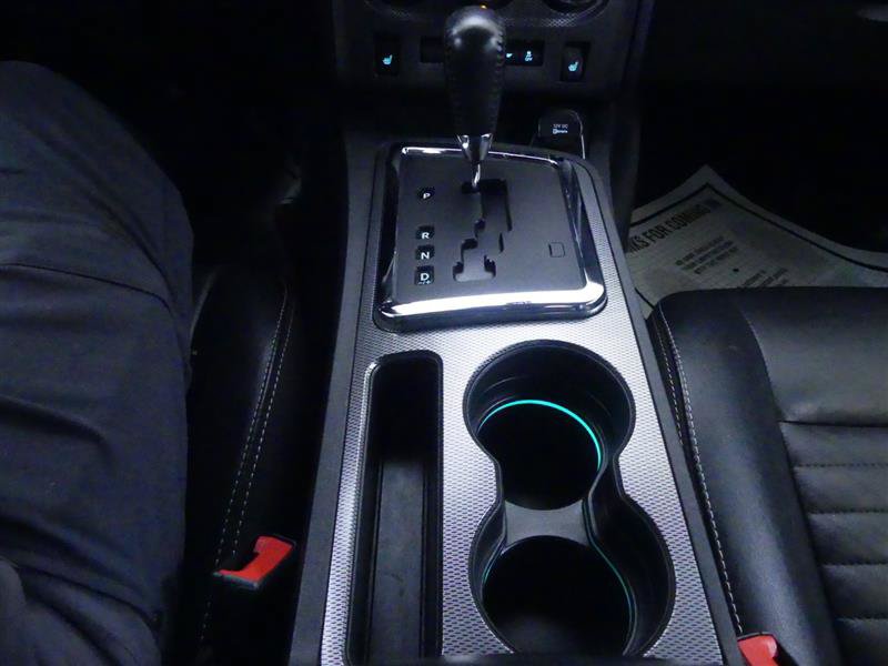 Used 2012 Dodge Challenger R/T RWD image 16