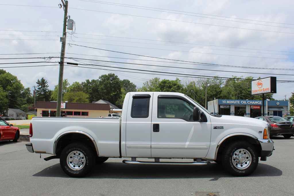Used 2001 Ford F250 Lariat RWD image 4