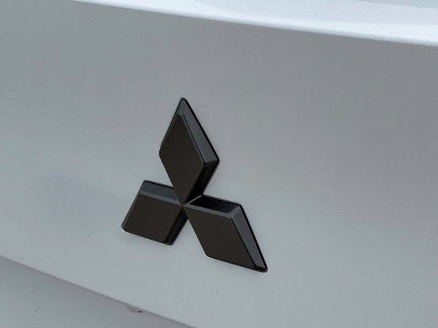 New 2026 Mitsubishi Outlander LE FWD image 13