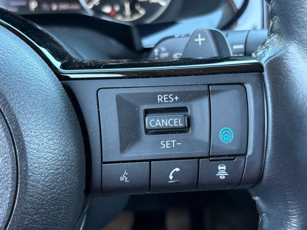 Certified 2022 Nissan Pathfinder SV w/ SV Premium Package FWD image 30