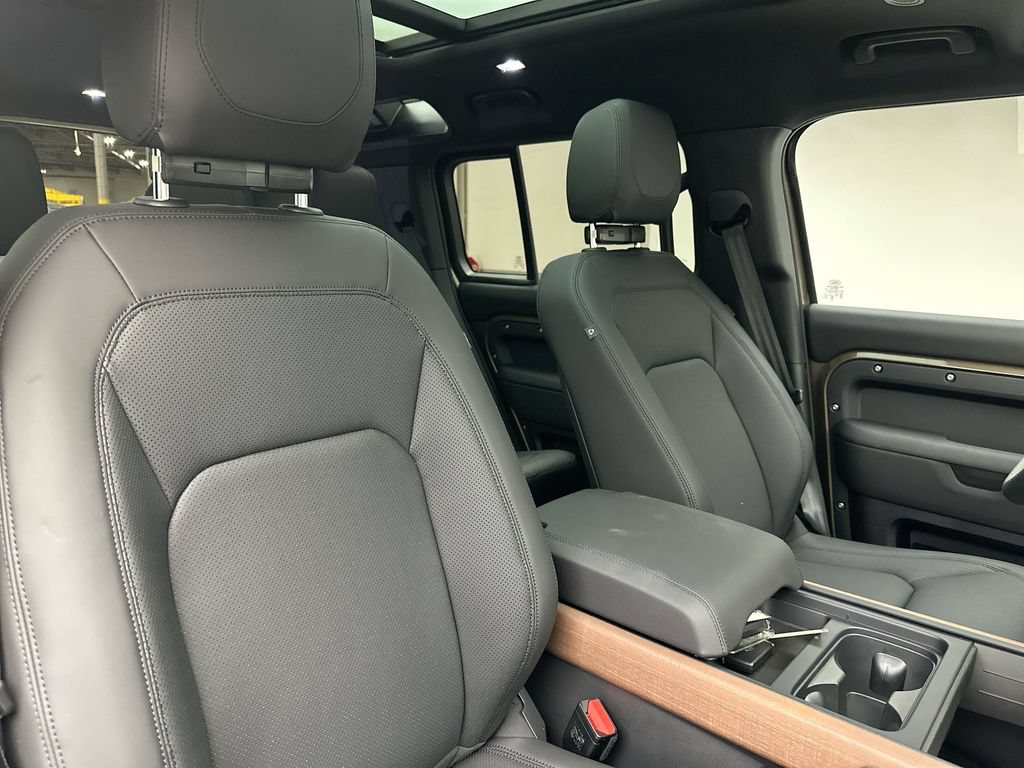Certified 2024 Land Rover Defender 110 S AWD/4WD image 3