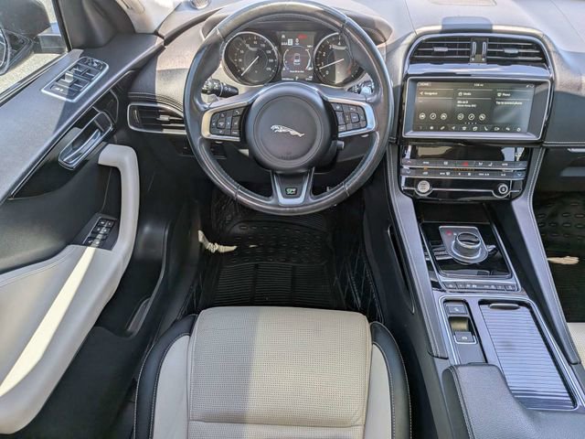 Used 2020 Jaguar F-PACE R-Sport image 20