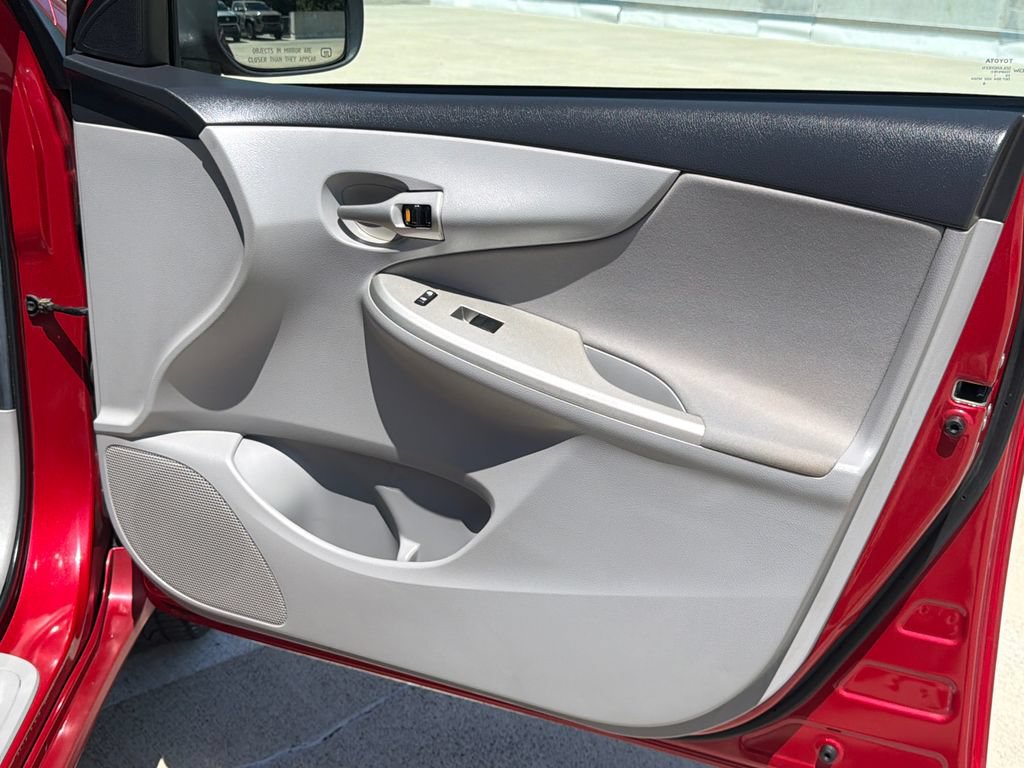 Used 2011 Toyota Corolla LE FWD image 9