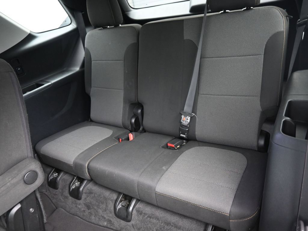 Used 2020 Chevrolet Traverse LT image 12
