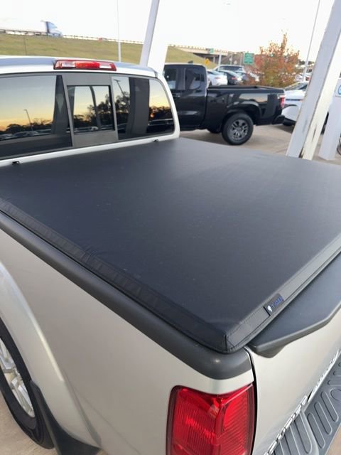 Used 2020 Nissan Frontier SV image 14