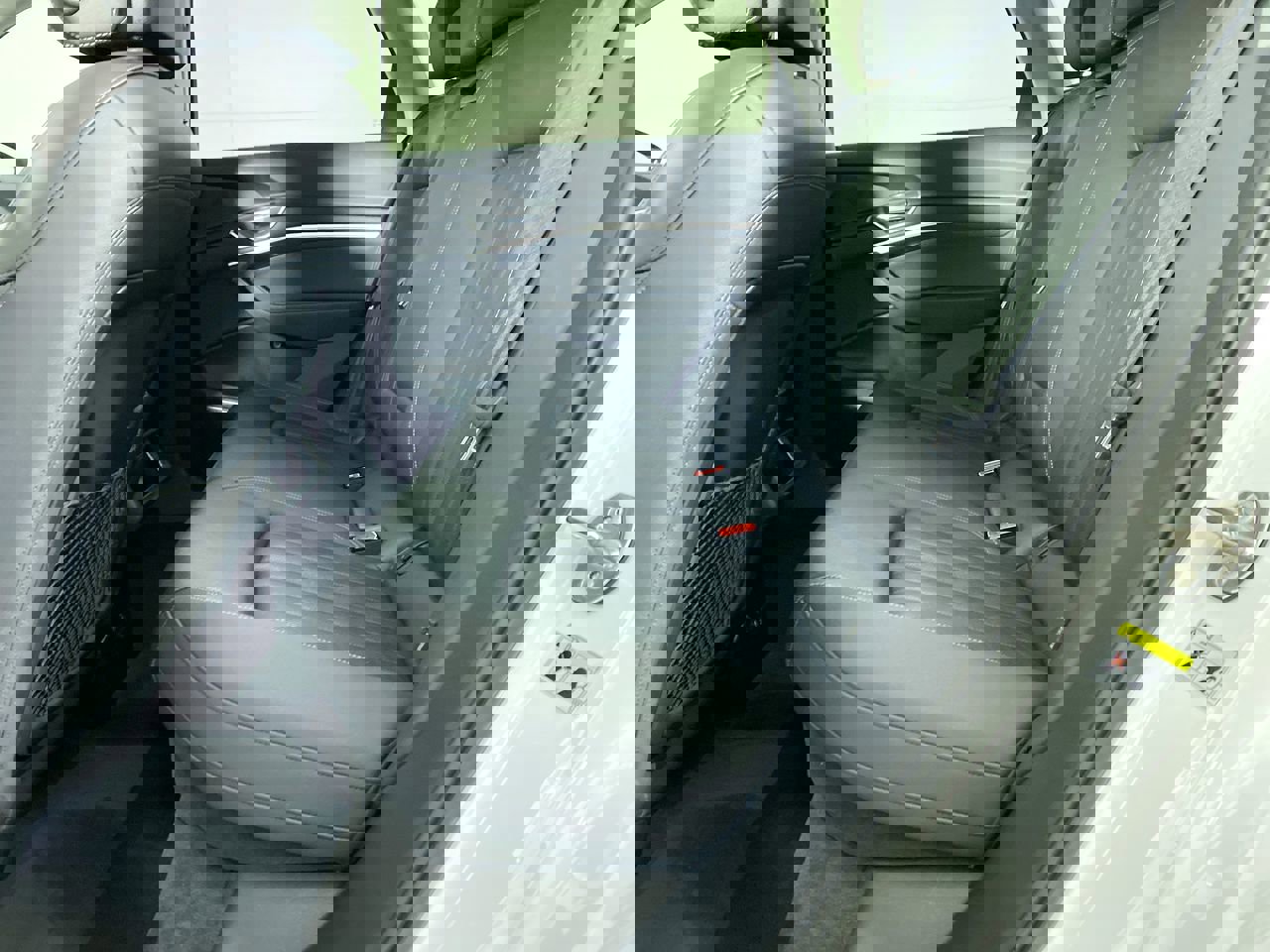 Certified 2022 Audi e-tron Premium Plus w/ Premium Plus Package image 22